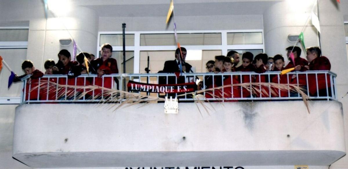 El pregón desde el balcón del ayuntamiento el sábado 1 de octubre comenzó los festejos.