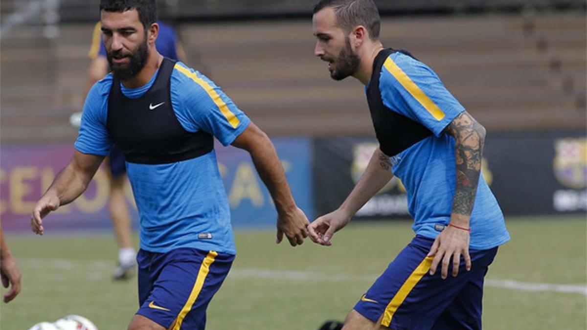 Aleix Vidal y Arda Turan, en un entrenamiento en Estados Unidos