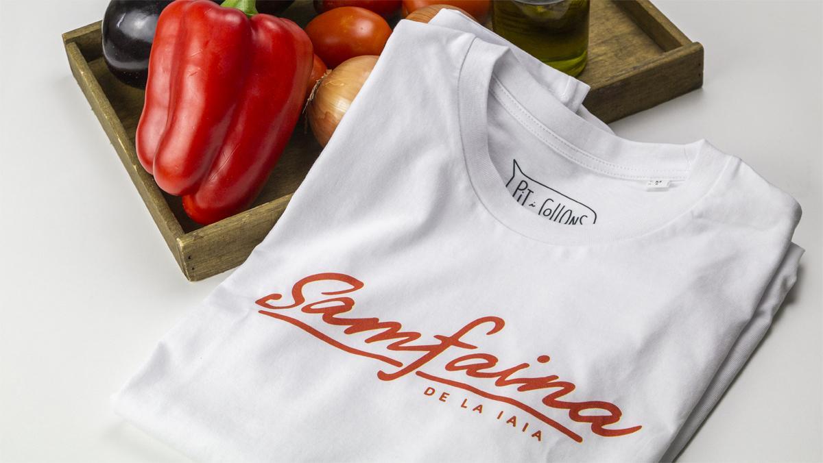 Otra de las camisetas de Pit i Collons dedicadas a la cocina tradicional, esta vez a la 'samfaina'.