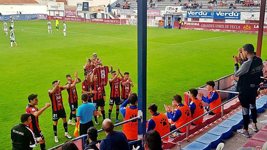 Los jugadores del Yeclano Deportivo celebran uno de los goles. | YECLANO DEPORTIVO