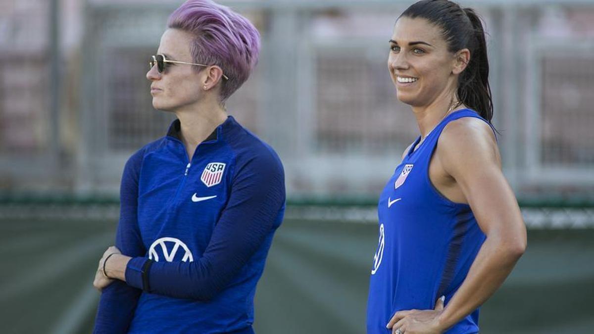 Megan Rapinoe y Alex Morgan durante un entrenamiento de la selección de EEUU.