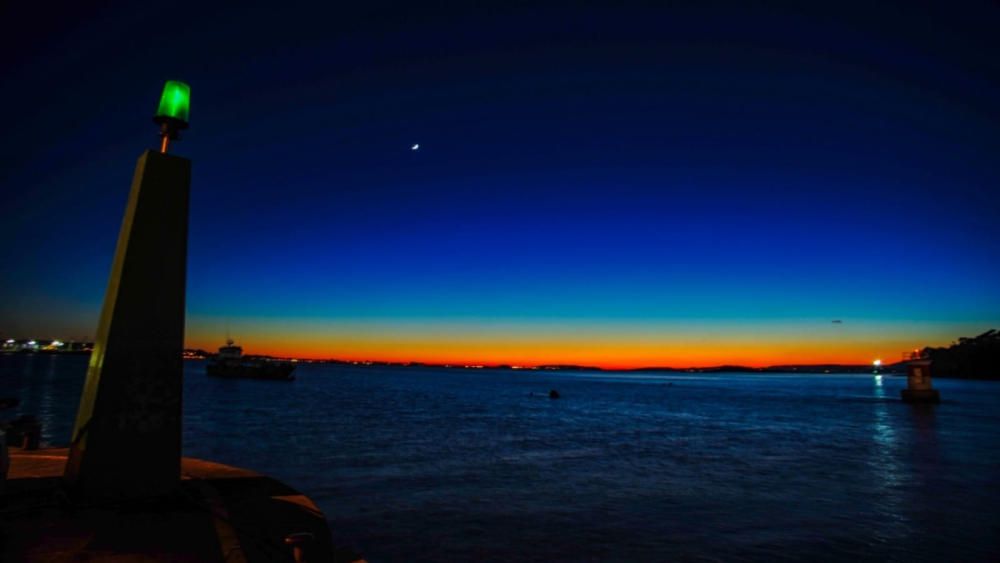 Puesta de sol desde el puerto de Carril, en Vilagarcía // Iñaki Abella