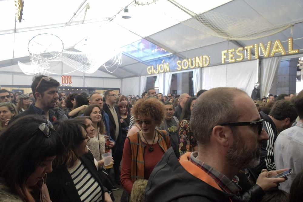 Sesión vermú en la plaza Mayor con el "Gijón Sound Festival"