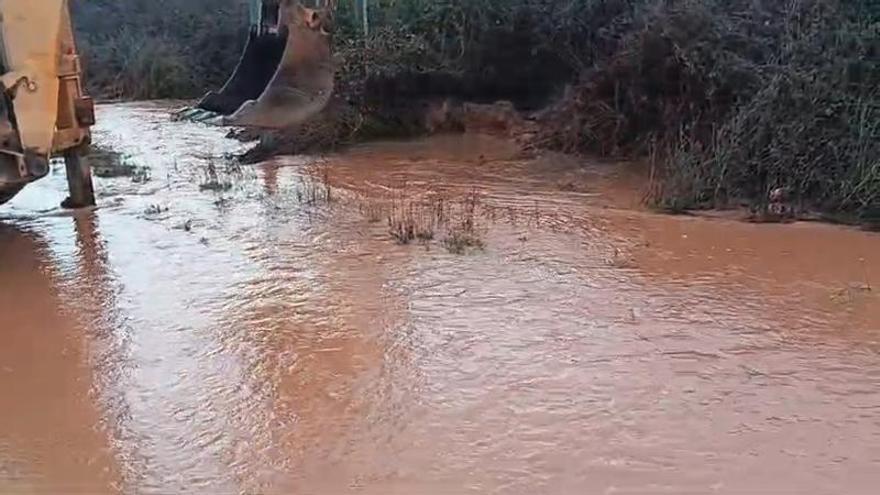 Las balsas de agua provocan la salida de vehículos de la vía: así están las carreteras de Zamora