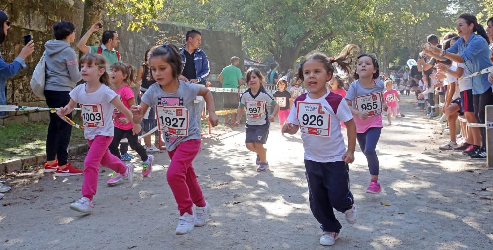 Más de mil niños -muchos acompañados por sus padres y sus madres- participaron en Castrelos en el XXI Cross Escolar-AD Castro San Miguel