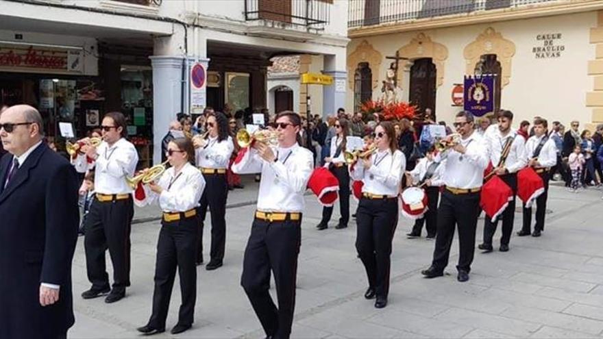 la banda de música busca nuevos componentes