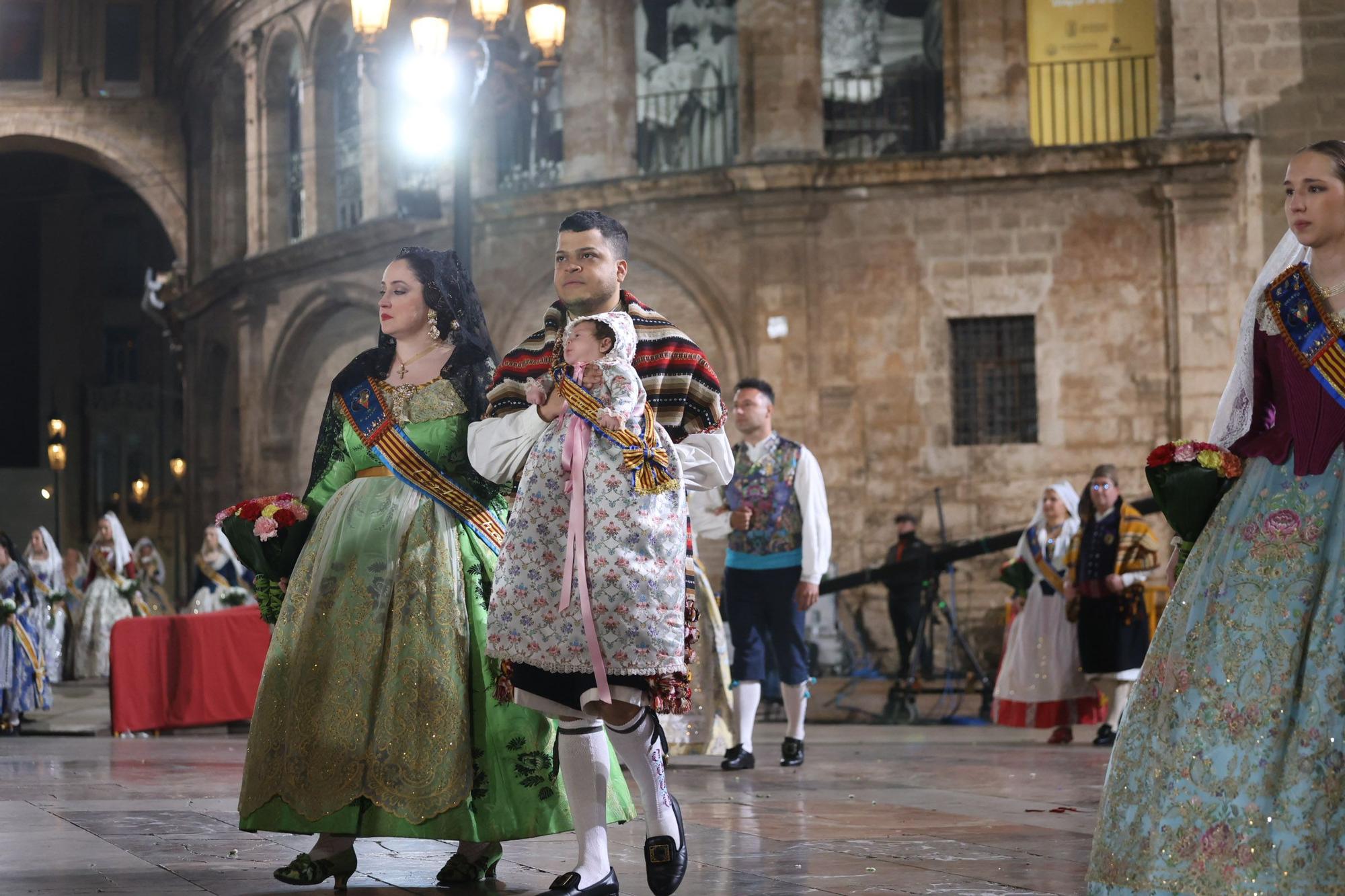 Búscate en el primer día de la Ofrenda en la calle San Vicente entre las 23 y las 24 horas