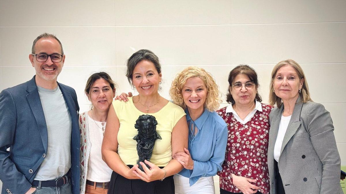 Parte de la actual directiva con el Goya logrado por Glow.