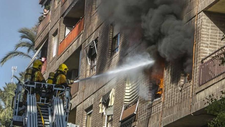 Cinco heridos por quemaduras e inhalación de humo en dos incendios en ...