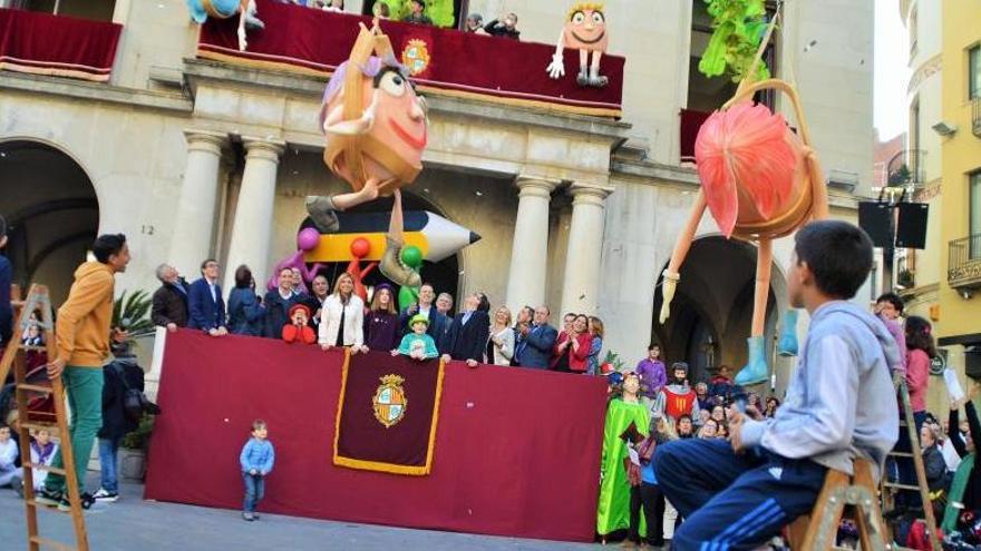 Un moment de la festa a la plaça de l&#039;Ajuntament