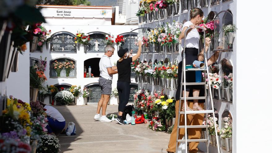 Todos los Santos en Ibiza: Flores para ‘Guillemeta’