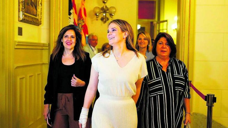 Marga Prohens, nueva presidenta del Govern tras la abstención de Vox