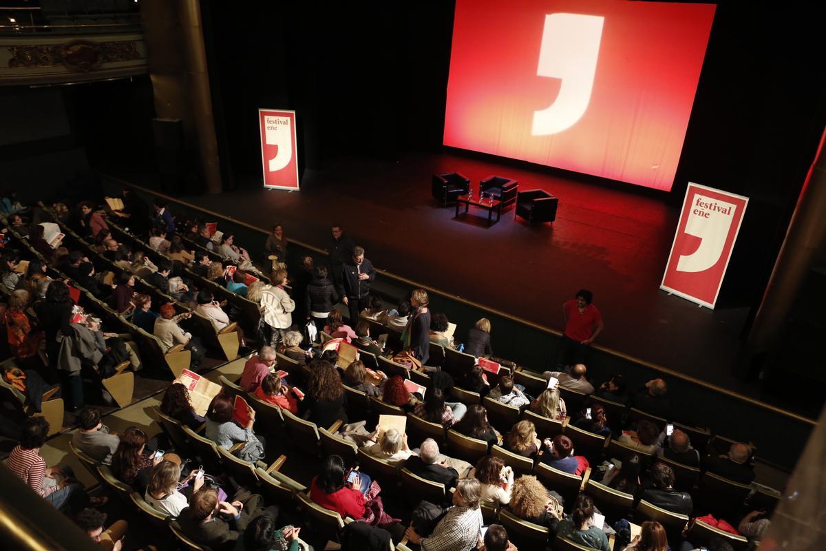 Ambiente previo a las charlas en el Círculo de Bellas Artes de una de las ediciones anteriores del festival.