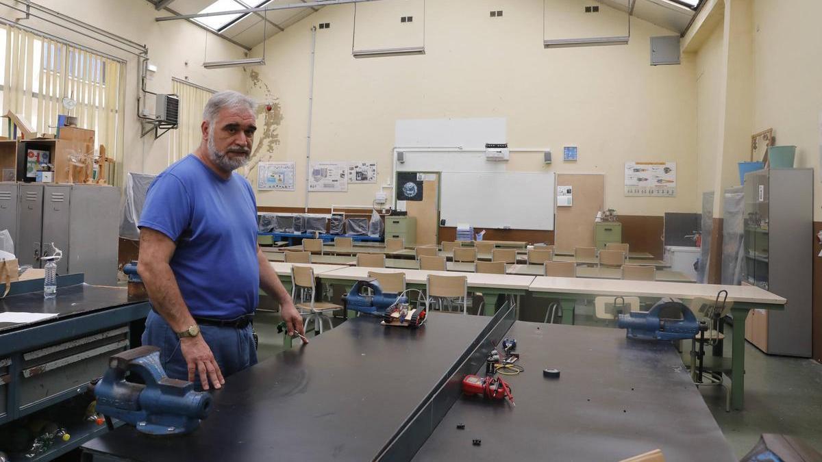 Un instituto de Oviedo, el primer centro educativo de Asturias en cancelar las clases presenciales por la ola de calor extremo: "Estamos en una zona con mucha humedad y el edificio es antiguo"
