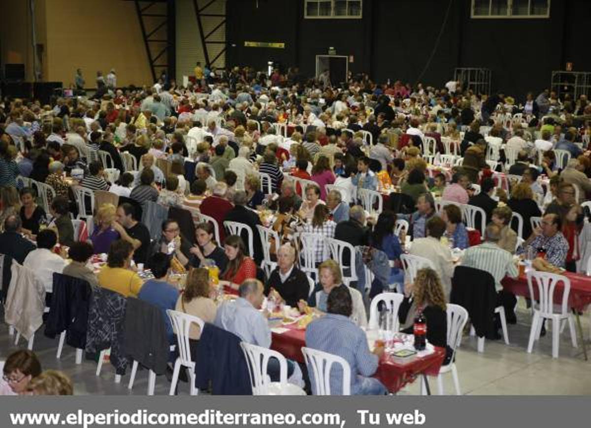 GALERÍA DE FOTOS - Cena de hermandad en las fiestas de Vila-real