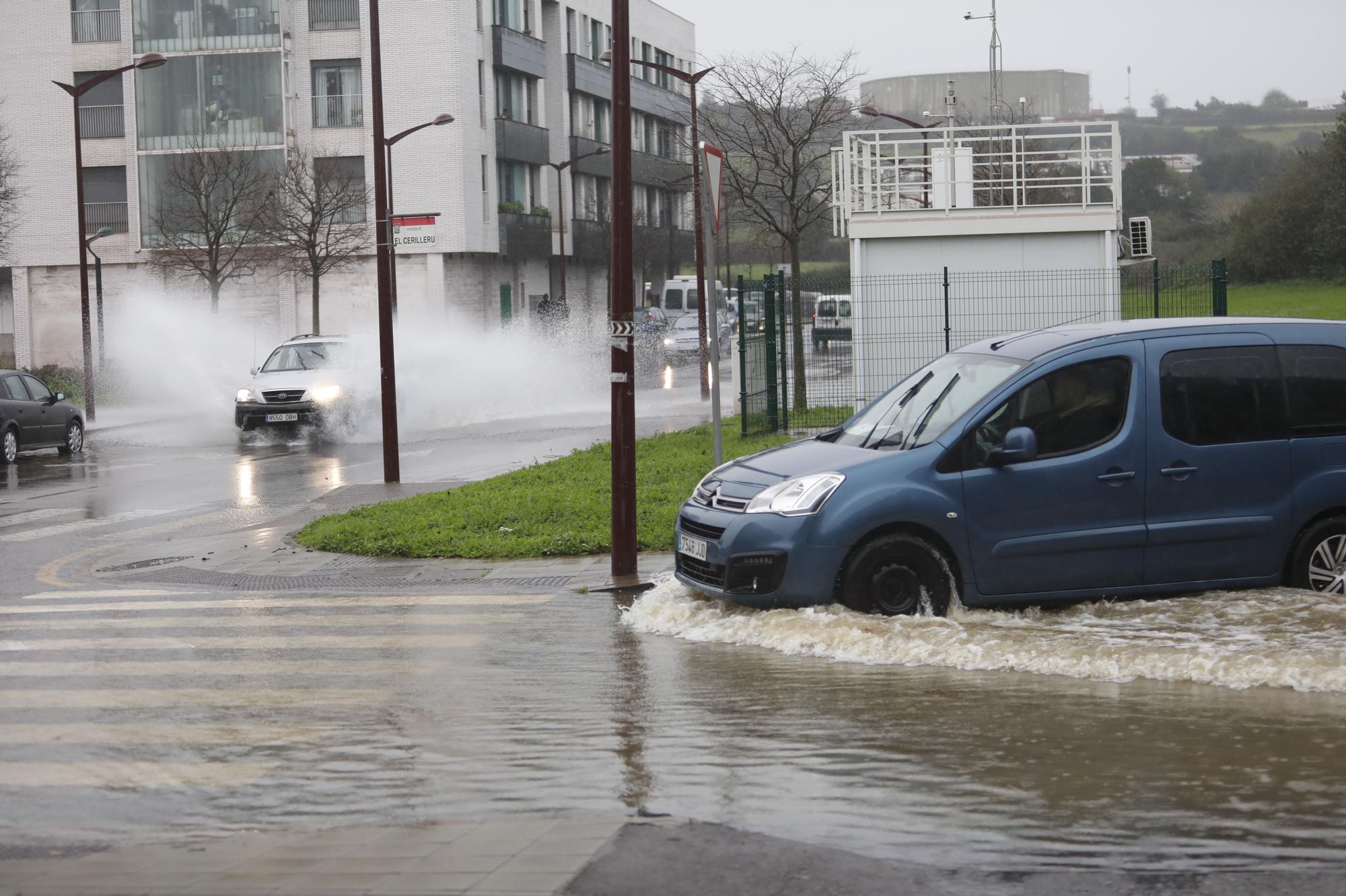 En imágenes: La segunda jornada del temporal azota Gijón