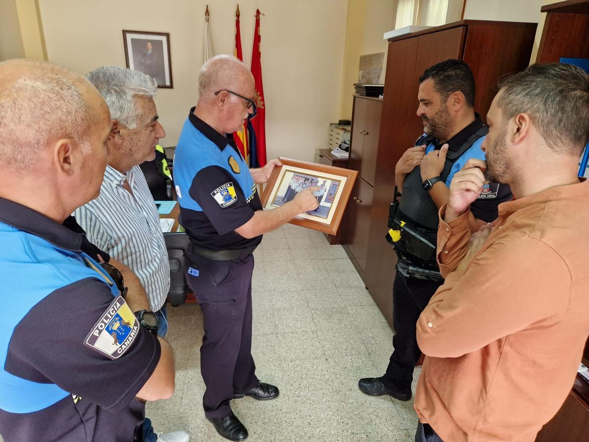 Manuel Hernández se jubila tras 37 años como Policía Local de Telde.