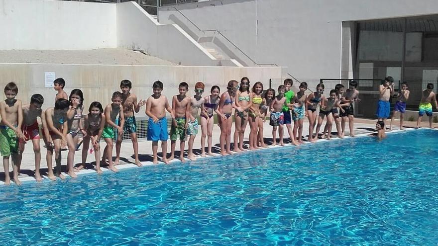 Los escolares de Bunyola estrenan piscina