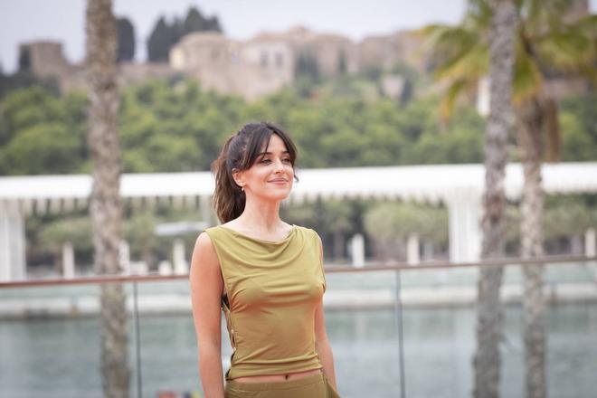 Macarena García con coleta y flequillo en la presentación de 'Paraíso'