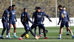 El Real Madrid prepara el encuentro ante el Villarreal con la presencia de Tchouaméni