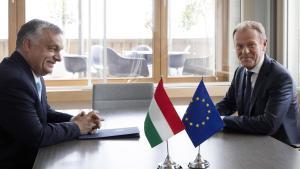 El primer ministro de Hungría, Viktor Orbán, y el de Polonia, Donald Tusk, en junio de 2019, cuando el segundo era presidente del Consejo Europeo.