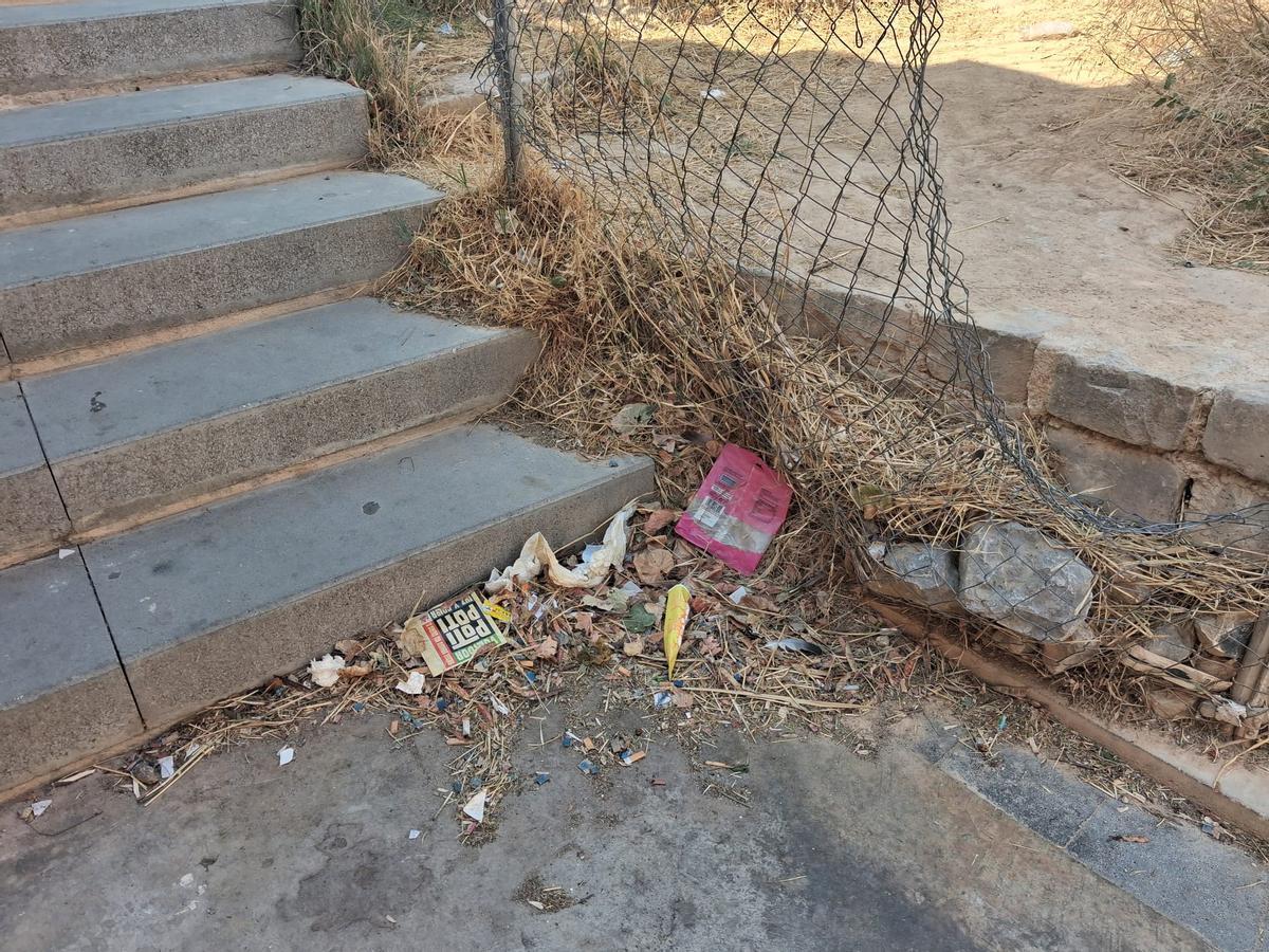 Acumulació de brutícia en un altre punt del barri