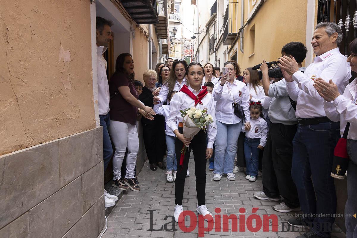 La lluvia no impidió que miles de personas tomaran Caravaca en el ‘Día del Pañuelo’ La lluvia no impidió que miles de personas tomaran Caravaca en el ‘Día del Pañuelo’