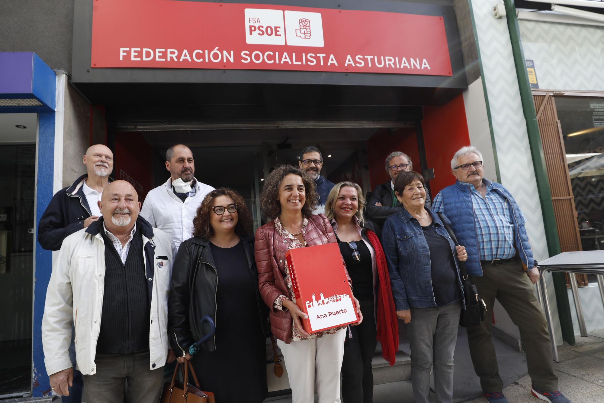 EN IMÁGENES: Los candidatos a las primarias del PSOE de Gijón entregan sus avales en la sede de la FSA