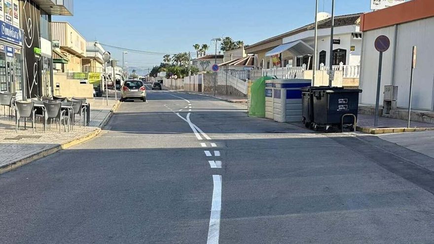 Este es el rally para los conductores en una calle recta de Rojales