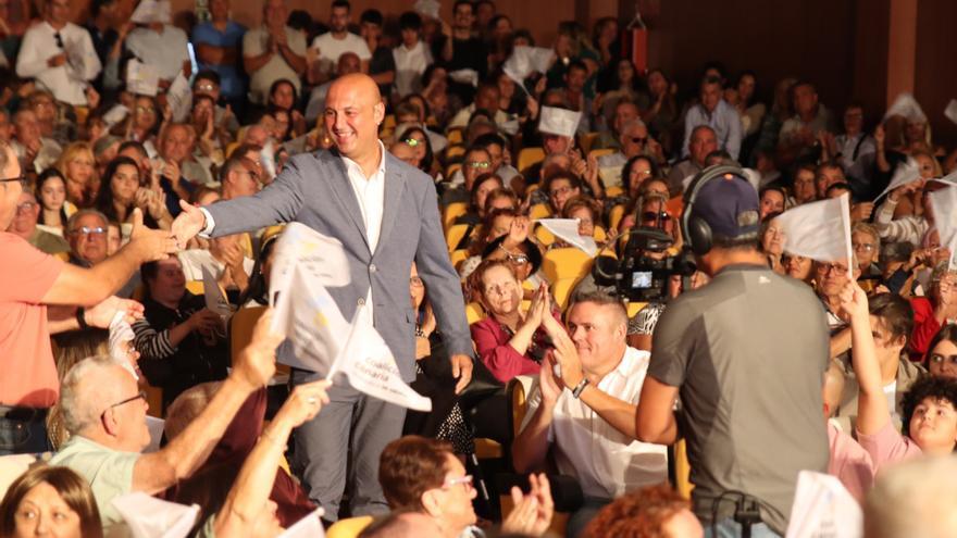 El candidato de Coalición Canaria a la Alcaldía de Granadilla de Abona, José Domingo Regalado, ha asegurado que el próximo mandato será el de la puesta en marcha de las &quot;grandes infraestructuras&quot; para el municipio y que lleguen a todos los barrios