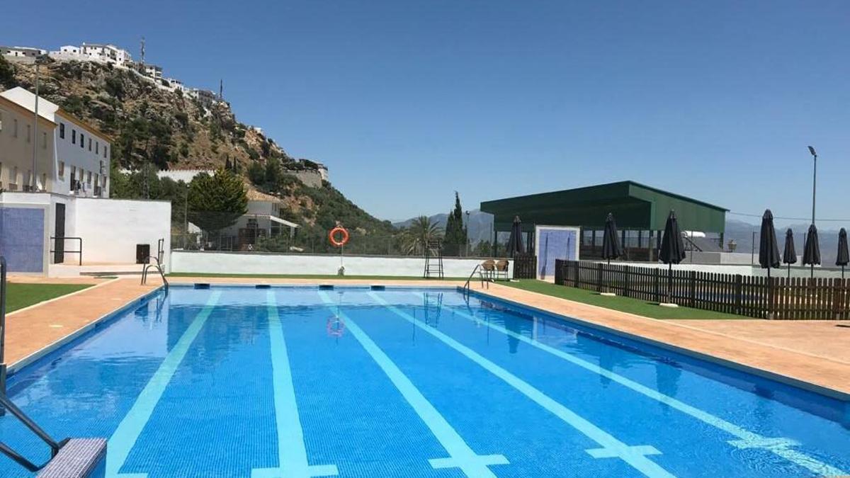La piscina municipal de Comares, una de las más baratas de toda Málaga