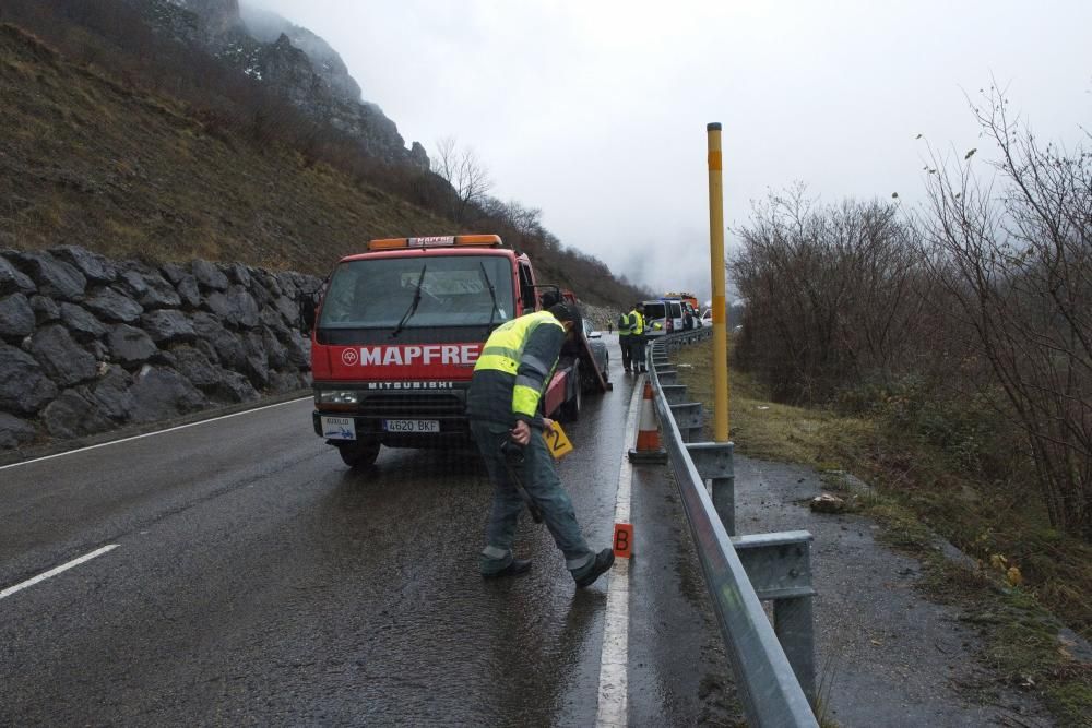 Fallece un gijonés al caerle una piedra sobre su coche en San Isidro