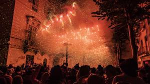 Encendida del fuego de los Diablos de Mataró