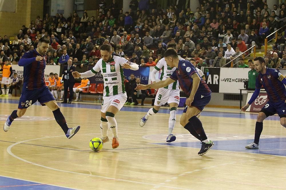 Imágenes del partido Córdoba Patrimonio-Levante, de Fútbol Sala