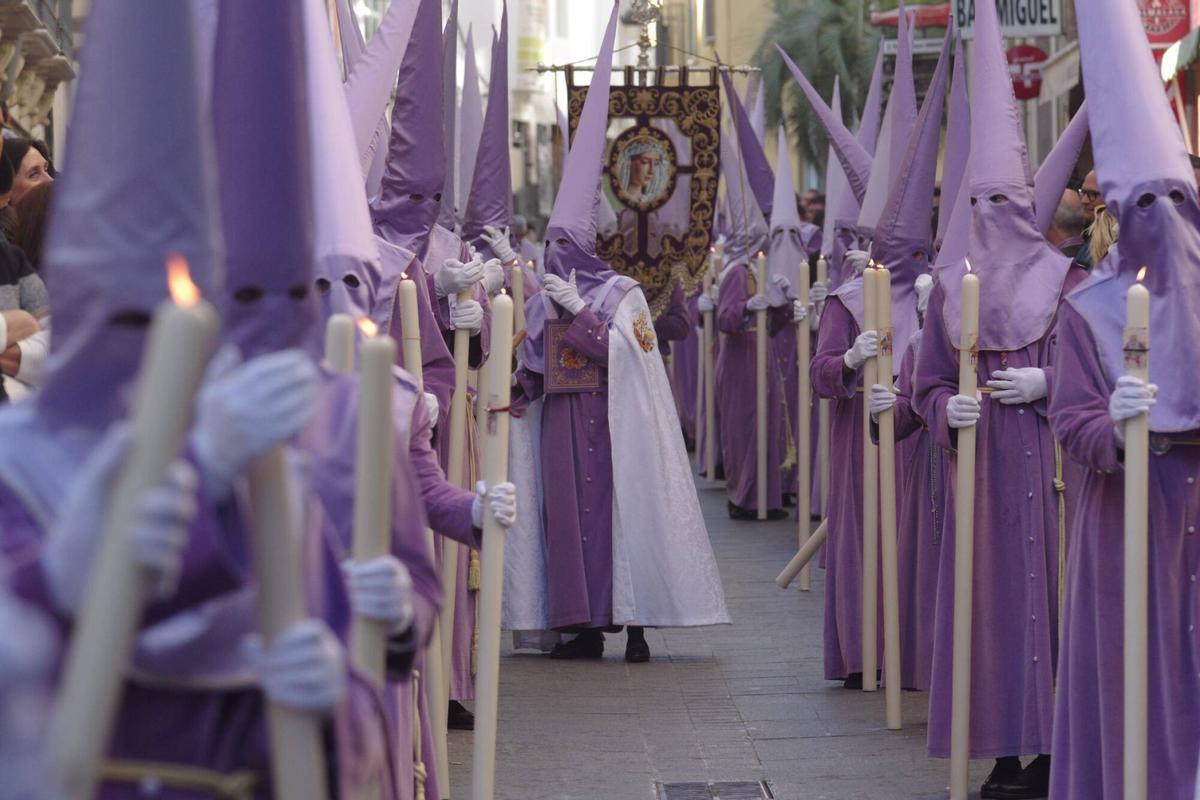 Con la subvención municipal las cofradías reciben ayuda para pagar la cera que usan en la procesión.
