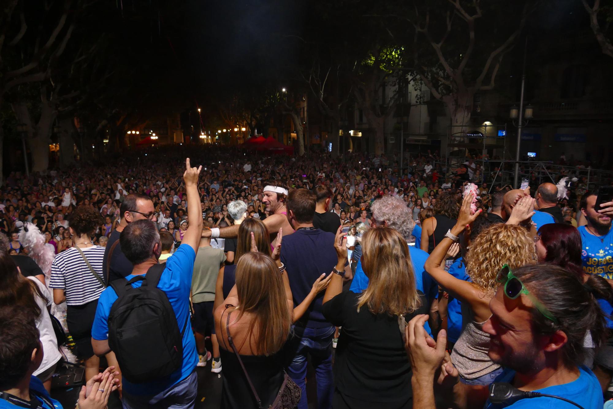 Multitudinari final de festa per celebrar els vint anys d'Acústica