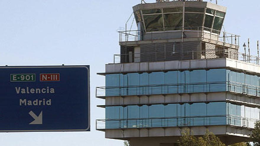 Torre de control del aeropuerto de Manises de Valencia