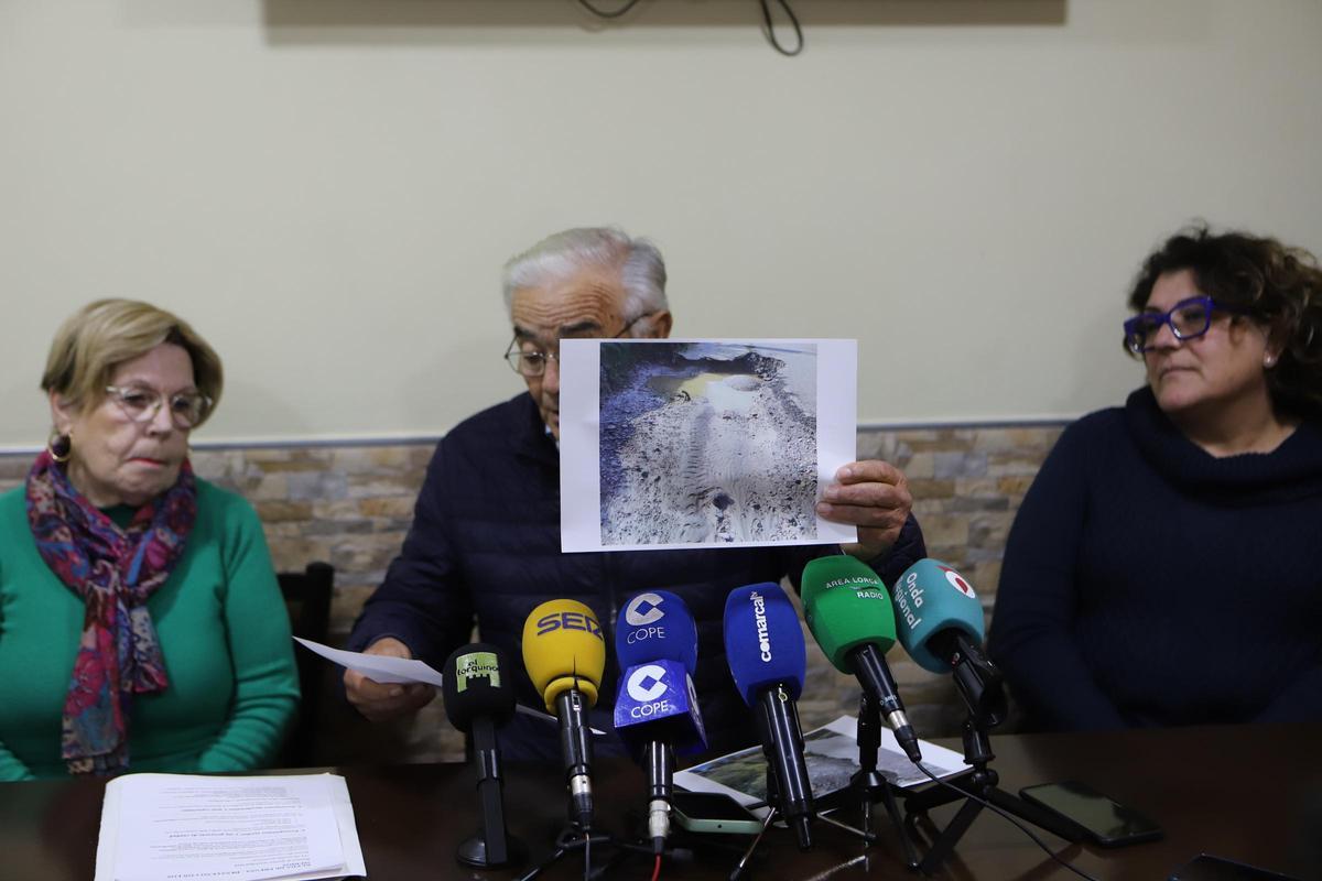 Padilla muestra imágenes del camino 'Boquera de Béjar'.