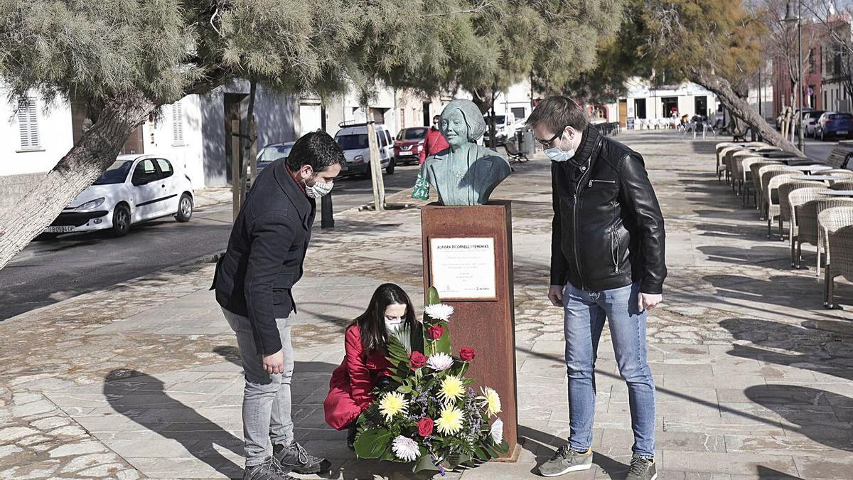 Flores para ‘Las Rojas del Molinar’ 84 años después de su fusilamiento