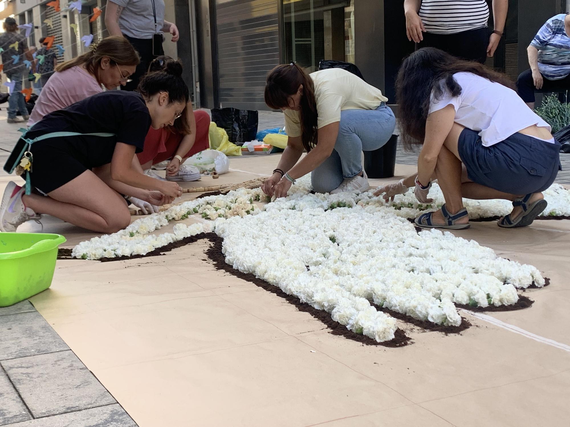 Roses llueix amb les Catifes de Corpus