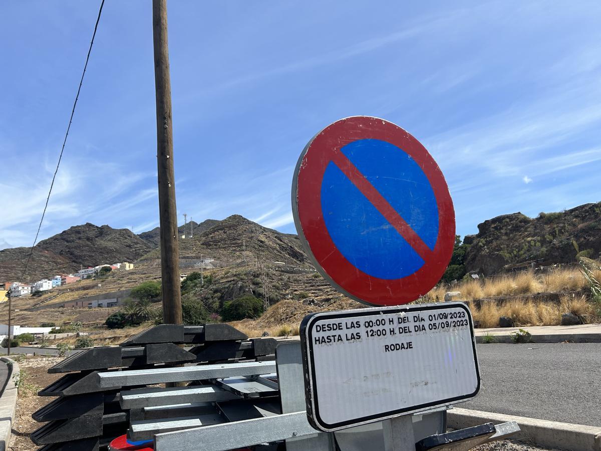 Detalle de la señalización del rodaje, este martes en San Andrés.