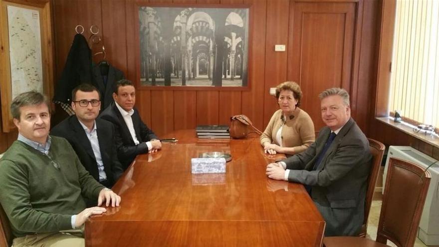 Los nuevos dueños de Pérez Giménez se reúnen con la Junta y la Subdelegación