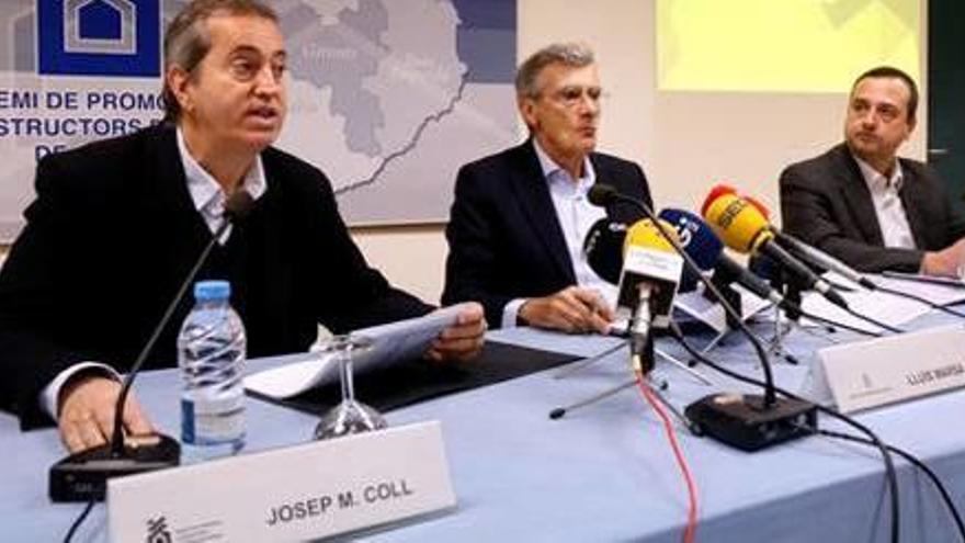 Josep Maria Coll, a l&#039;esquerra, i Lluís Marsà, durant la prsentació.