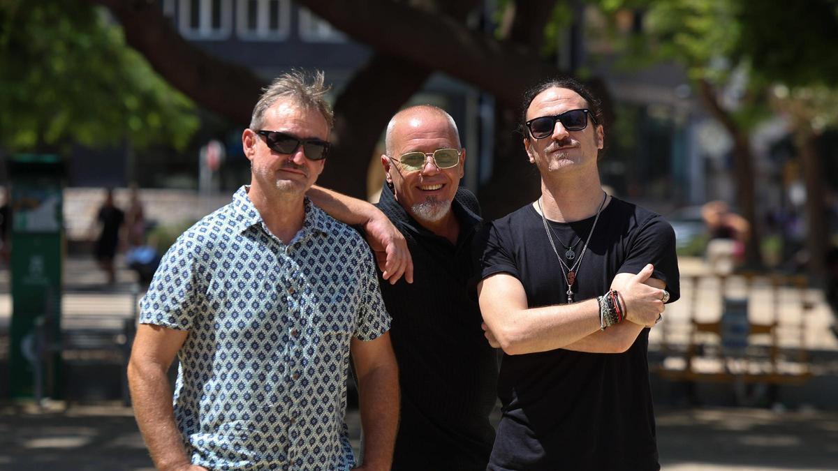 Omar Gisbert, David Serra y Joan Barbé, hace unos días en Vara de Rey.
