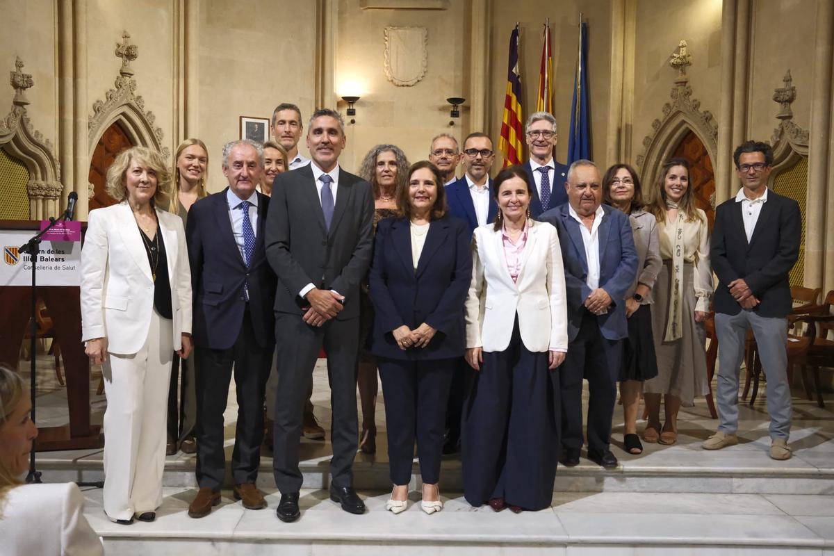 El doctor Carles Recasens toma posesión como presidente del Colegio de Médicos de Baleares en su segundo mandato.