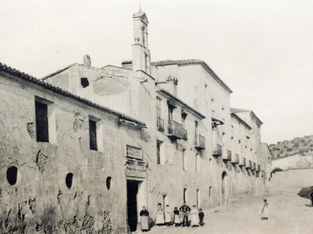 Imagen antigua de la Real Fábrica del Conde de Aranda de l'Alcora, considerada la cuna de la industria cerámica en Castellón.