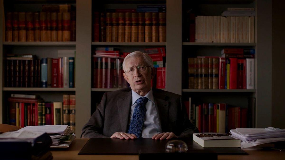 El golpe del 23-F fue un pseudo golpe. Sus organizadores llamaron un día antes a Juan Carlos