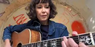 La cantante de folk americana Sarah Lee Guthrie ofrece un concierto en el Palacio de los Angulo