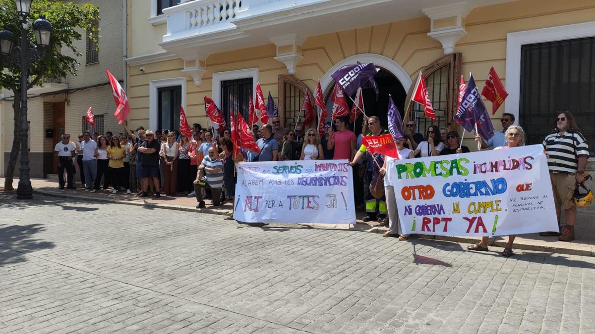 Concentración en Godella del funcionariado.