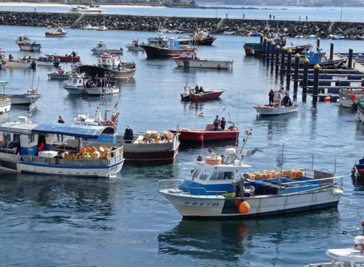 Barcos pesqueros en el muelle de Moaña | GONZALO NÚÑEZ